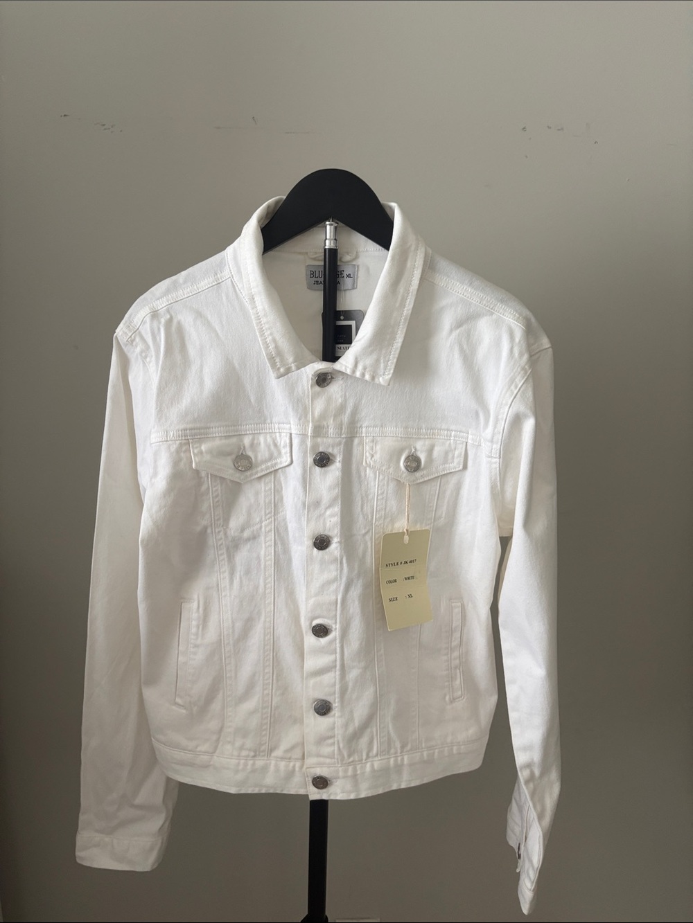 White Denim Trucker Jacket
* Fits super small! Size XL fits more like M
